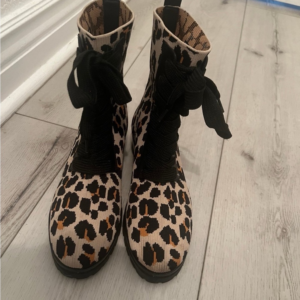 Leopard Print Women's Boots - Picture 5 of 8